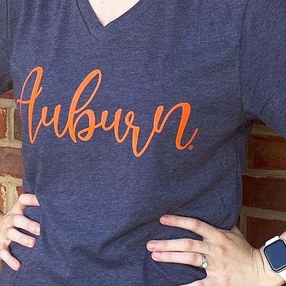 AU CURSIVE NAVY V-NECK