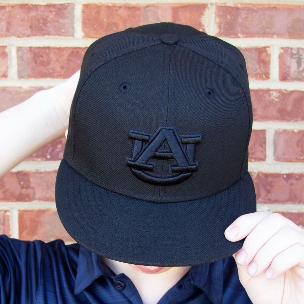 AU NEW ERA BLACK 9FIFTY CAP